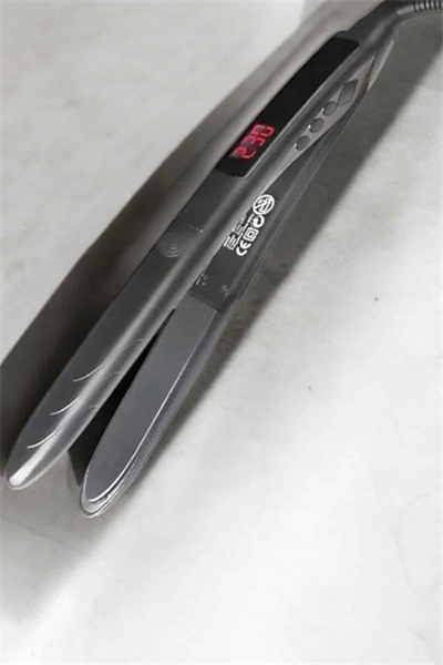 Saç Düzleştirici Led Ekranlı Isı Ayarlı Seramik Kaplama Profesyonel