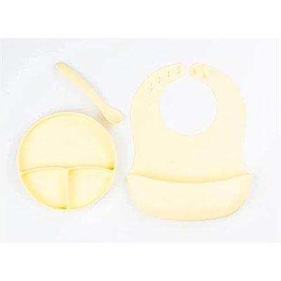 Sarı 3’lü Silikon Yemek Seti – Önlük + Diş Kaşıyıcılı Kaşık + Vakumlu Tabak