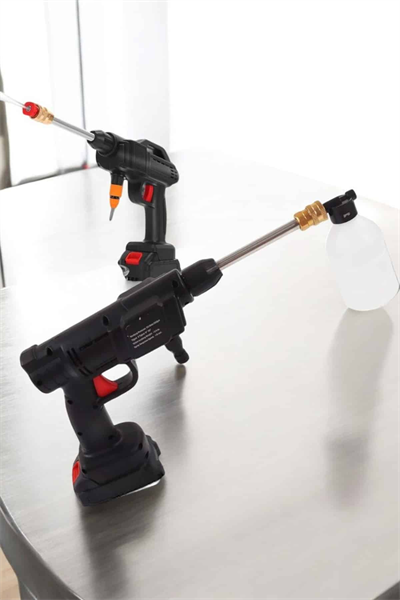 Şarjlı Oto Yıkama Tabancası Su Basınçlı Hazneli Bataryalı