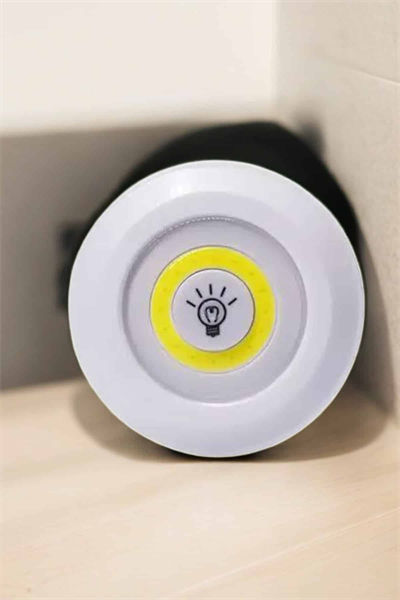 Spot Lamba Led Işık 3lü Uzaktan Kumandalı Pilli Yapışkanlı Kablosuz