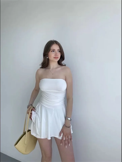 Straplez Mini Etek Görünümlü Şortlu Elbise Büzgülü Şık Yazlık - Beyaz