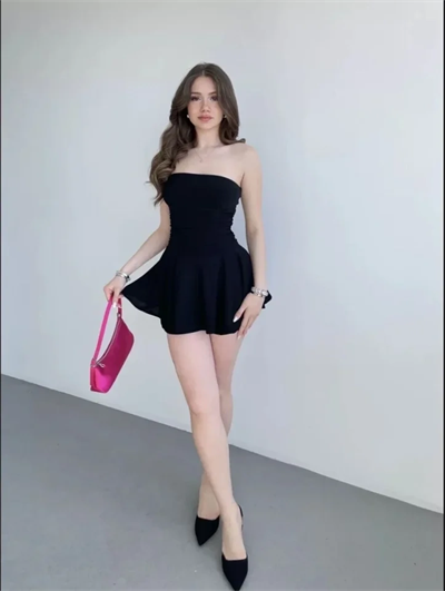 Straplez Mini Etek Görünümlü Şortlu Elbise Büzgülü Şık Yazlık - Siyah