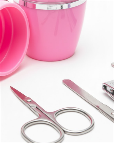 Tırnak Bakım Manikür Pedikür Seti 4 Parça Pembe Minimal ve Dayanıklı