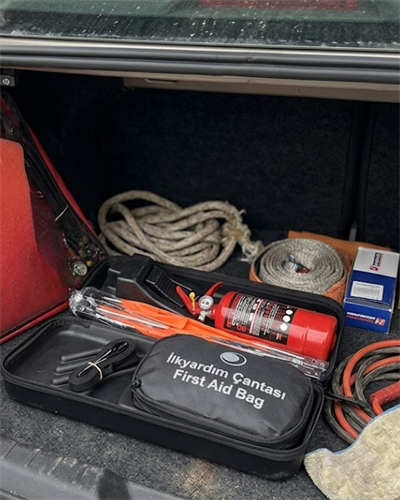 Trafik Seti Acil Durum Araç Güvenlik Kiti Yangın Tüpü ve Reflektörlü