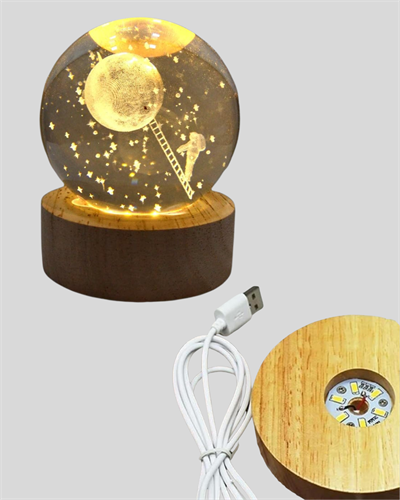 USB’li 3D Astronot Kristal Küre – Modern Uzay Temalı Gece Lambası