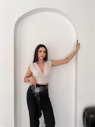 Vatkalı Kolsuz V Yaka Drapeli Crop Bluz Likralı Fit - Boyalı Gri