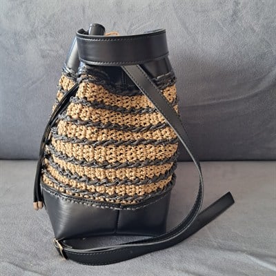 Siyah bej büzgülü Çanta