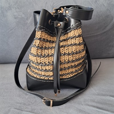 Siyah bej büzgülü Çanta