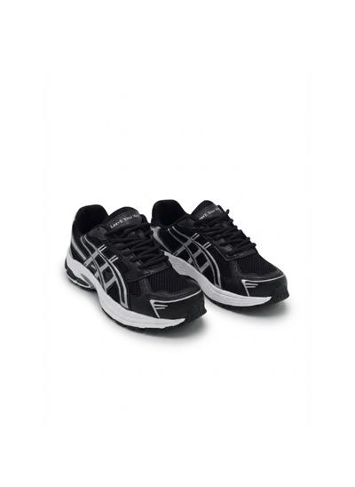 luvestashoes luna sneaker