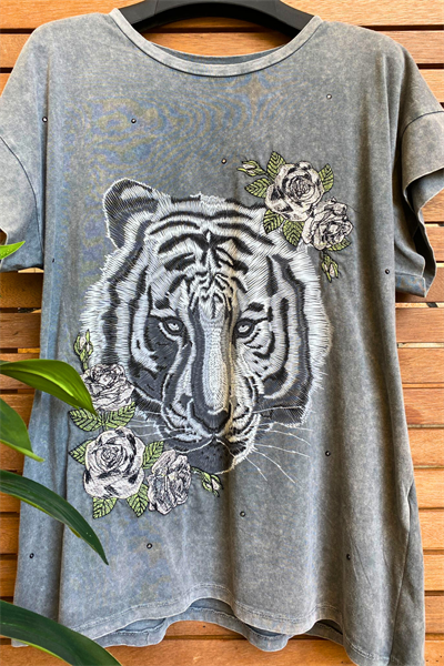 quzu-23y180078-kaplan-baskili-oversize-siyah-tisort