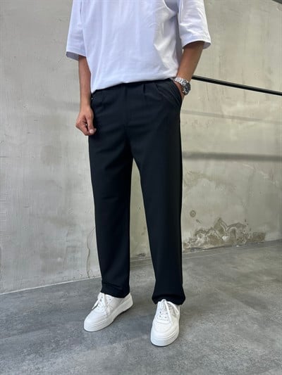 Siyah Rahat Kalıp Pileli Baggy Pantolon