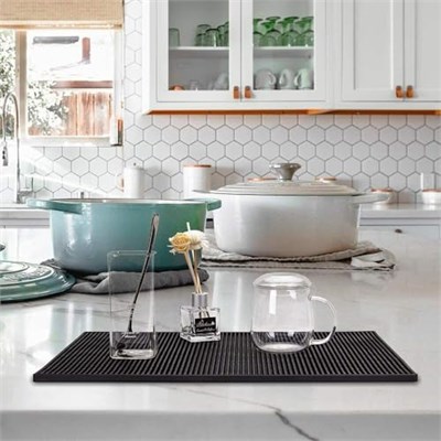 2 Paket Bar Servis Matı, Siyah Salon Berber İş İstasyonu Matı, Kaymaz Esnek Kauçuk Çalışma Matı, Bar Servisi için Profesyonel Tezgah Koruma Matı, Lavabo Matı, Güzellik Salonu 30 x 15 cm