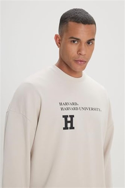 AC&Co/Altınyıldız Classics Oversize Fit Bol Kesim Harvard Lisanslı 3 İplik Pamuklu Bisiklet Yaka Sweatshirt
