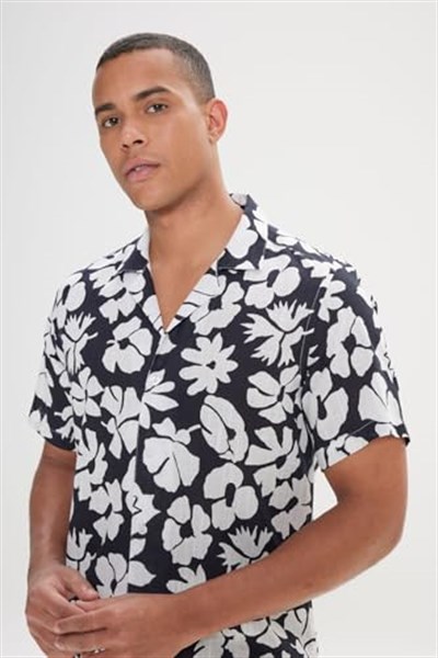 AC&Co/Altınyıldız Classics Slim Fit Dar Kesim Küba Yaka Kısa Kollu Baskılı Gömlek