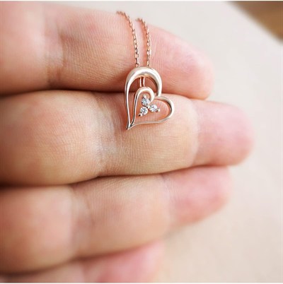 Altın Sepeti Rose Gümüş Üç Taş Anne Kalbi Kolye