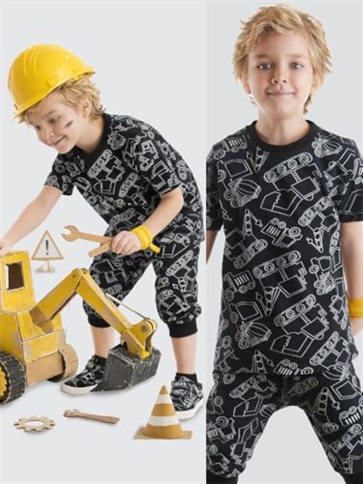 Araba Erkek Çocuk Siyah T-Shirt Kapri Şort Takım