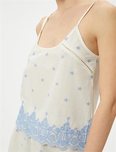 Askılı Pijama Üstü Çiçek İşlemeli U Yaka