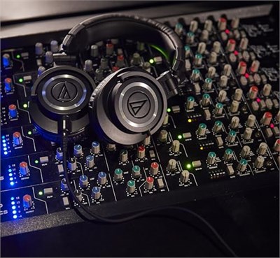 Audio-Technica ATH-AVC200 kapalı, dinamik kulaklık Siyah - Seçenekler: ATH-AVC200, ATH-AVC400