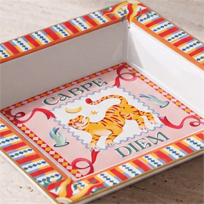 Baci Milano Dolce Far Niente Kaplan Desenli Kare Porselen Tabak 22x22 cm