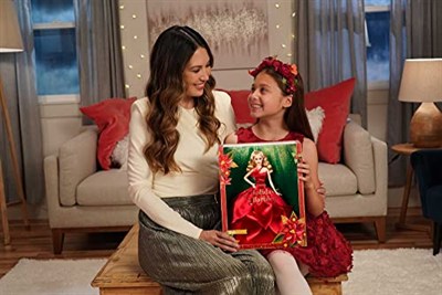 Barbie 2022 Mutlu Yıllar Bebeği (dalgalı sarı saçlı), bebek standı, 6 yaş ve üzeri HBY03