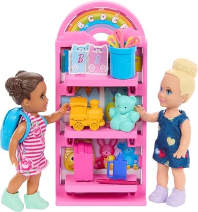 Barbie Bebekler ve Aksesuarlar Bir yetişkin ve iki küçük bebek ile 20den fazla aksesuardan oluşan Barbie Okulumu Seviyorum oyun seti HRG85