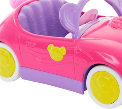 Barbie Chelsea Araç Barbie Chelsea araç seti, sarışın küçük bebek, oyuncak araba ve ayıcık aksesuarı HXN05
