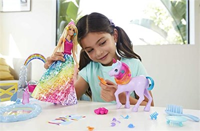 Barbie Dreamtopia Bebek ve Tek Boynuzlu At, renk değiştiren tuvaletiyle tek boynuzlu at ve 18 aksesuar, 3-7 yaş GTG01