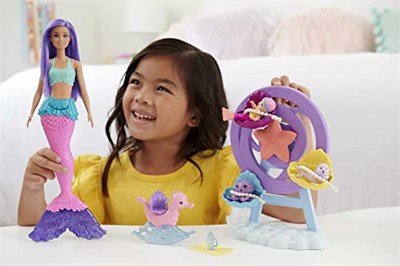 Barbie-Dreamtopia Deniz Kızı Bebek ve Çocuk Oyun Alanı - Seçenekler: deniz kızı ile deniz bebeği bakım seti...