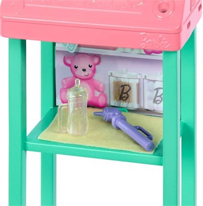 Barbie Kariyer Oyun Setleri - Doktor Bebek Çocuk Doktoru Barbie, sarışın bebek, 1 bebek figürü, mobilya ve aksesuarlar JCR72