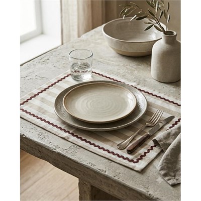 Beige & Stone Kahverengi Çizgili Bordo Biyeli Amerikan Servisi 2li Set 33x44 Cm Sofra Ve Masa Düzeni Dekoru