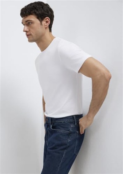 Beyaz Basic Tişört Fitted/Vücuda Oturan Kesim 061747-620