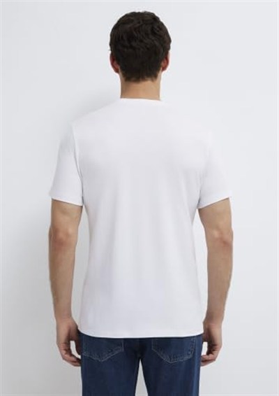Beyaz Basic Tişört Fitted/Vücuda Oturan Kesim 061747-620