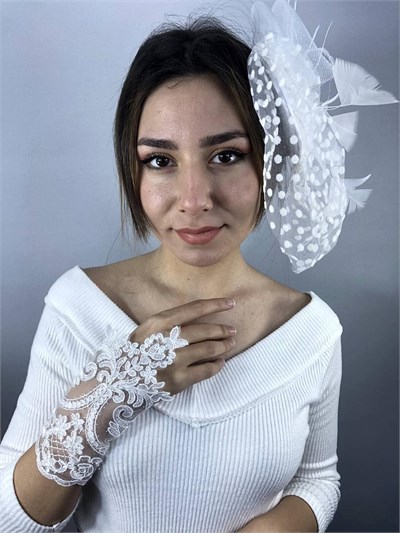 Beyaz Parmak Detaylı Gelin Eldiveni Ve Vualet Takımı
