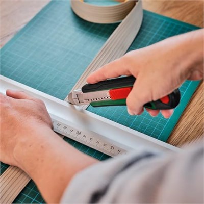 Bosch Kırma bıçağı 18 mm, 10 adet (maket bıçağı/maket bıçağı için yedek bıçaklar; yüksek kaliteli SK5 çelik; bıçak boyutu 18 mm; 7 kırma parça; saklama kutusu)
