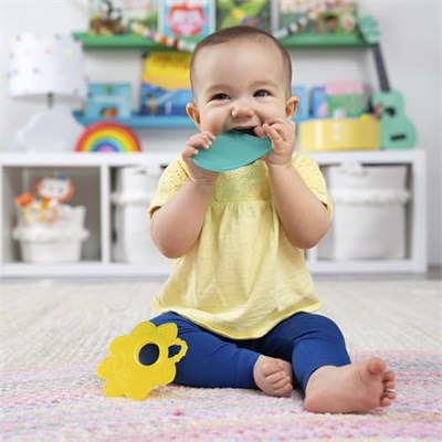 Bright Starts Diş Çıkarma Yardımcısı 8 Parça Hediye Seti, BPA İçermeyen Bebek Diş Kaşıyıcıları, Soğutmalı Diş Çıkarma Oyuncakları, Üniseks, 3 Aylık Ve Daha Büyük Bebekler İçin