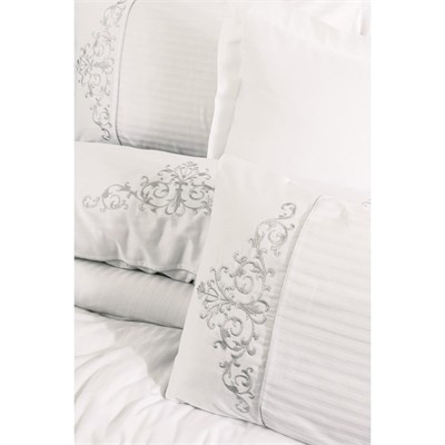 Cotton Box Nakışlı Saten Çift Kişilik Nevresim Takımı Genny Beyaz