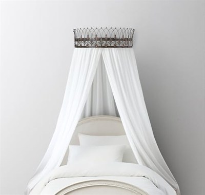 Creative CO-OP Rust metal Curtain Crown
