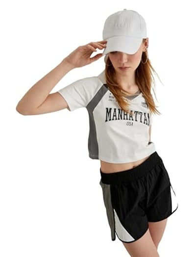 Crop Polo Tişört V Yaka Kısa Kollu Slim Fit