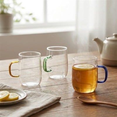 Deconox 1 Adet Borosilikat Cam Kupa (380 ml) - 3 Farklı Renkli Isıya Dayanıklı Şeffaf Çay ve Kahve Fincanı Şık Kulplu Minimalist Kupa Bardak (Asorti)