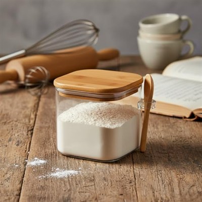 Deconox 600 ml Bambu Kapaklı ve Kaşıklı Kare Cam Kavanoz, Vakumlu Ahşap Kapaklı Baharatlık, Kendinden Kaşık Yuvalı Şeker, Kahve ve Banyo Tuzu Saklama Kabı