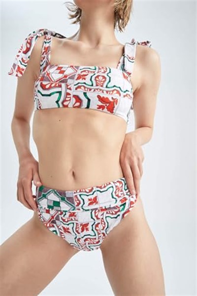 DeFacto Kadın Nefes İstanbul X Defacto Regular Fit Desenli Bikini Altı