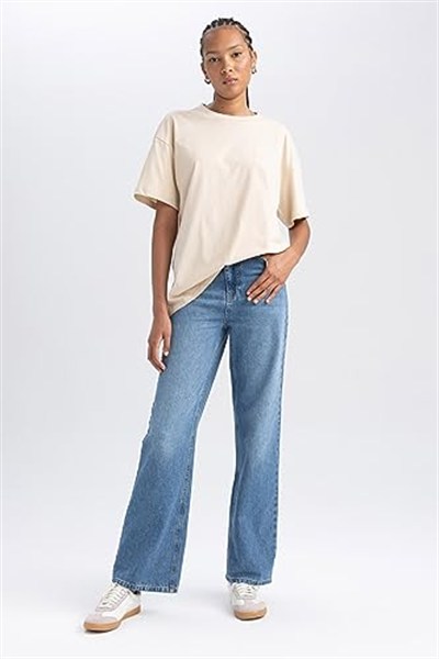 DeFacto Kadın Oversize Fit Bisiklet Yaka Kısa Kollu Tişört