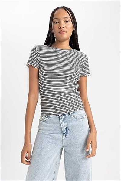 DeFacto Kadın Slim Fit Bisiklet Yaka Kısa Kollu Tişört