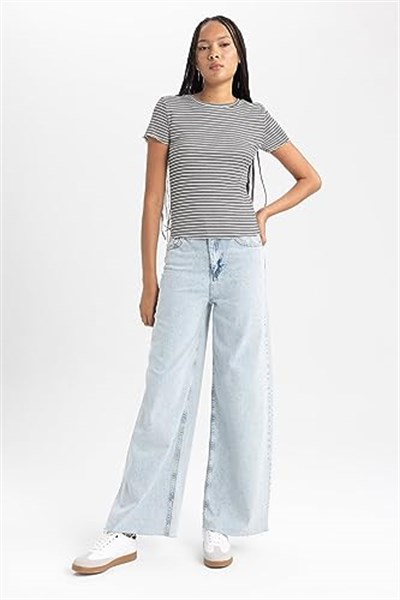 DeFacto Kadın Slim Fit Bisiklet Yaka Kısa Kollu Tişört