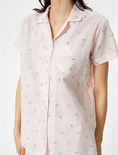 Düğmeli Pijama Üstü Çiçekli Kısa Kollu Cepli