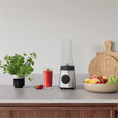 Electrolux E4CB1-6ST Kahve Öğütücülü Smoothie Blender Seti | Buz Kırıcı, Çoklu Hız ve Pulse Fonksiyonu, TruFlow Bıçak Sistemi, Darbe Fonksiyonu, Geniş Aksesuar Seti | 350W, Paslanmaz Çelik
