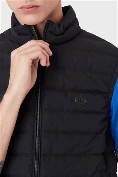 Emporio Armani Suya ve Soğuğa Karşı Dayanıklı Dik Yaka Slim Fit Şişme Yelek Erkek YELEK 8N1BQ1 1NLRZ 0920