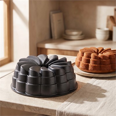 Emsan Black Shiny Rose Döküm Kek Kalıbı 22 cm