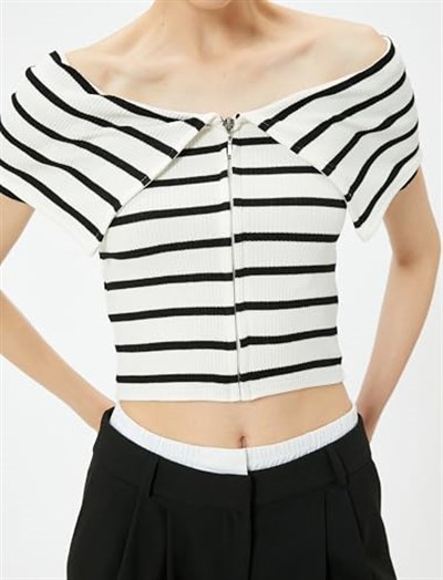 Fermuarlı Omzu Açık Tişört Kat Detaylı Kısa Kollu Viskoz Kumaş Slim Fit