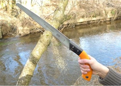 Fiskars Ahşap Testeresi Yeşil, Sabit Bıçak, Plastik Kılıf Dahil, Düz Kesim, Bıçak Uzunluğu: 33 cm, Paslanmaz Çelik Bıçak, Siyah/Turuncu, SW84, 1001620